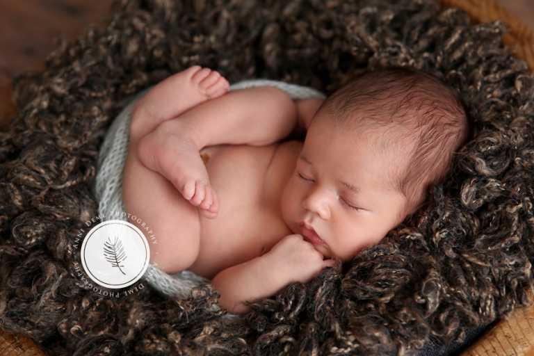 babyfotos_muenchen_babyshooting_freising_babyfotograf_anne_deml_suesse_babybilder_neugeborene_geburt_hebamme_6