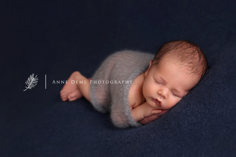 babyfotos_muenchen_babyshooting_freising_babyfotograf_anne_deml_suesse_babybilder_neugeborene_geburt_hebamme_7
