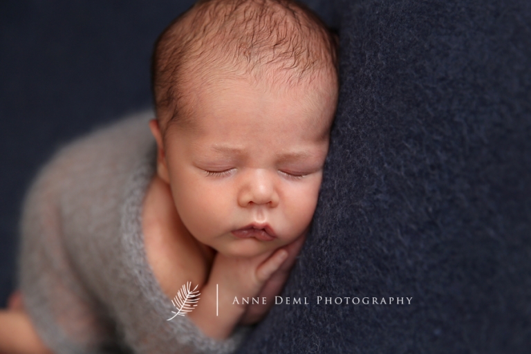 professionelle_neugeborenenfotos_babyfotograf_anne_deml_bayern_muenchen_baby