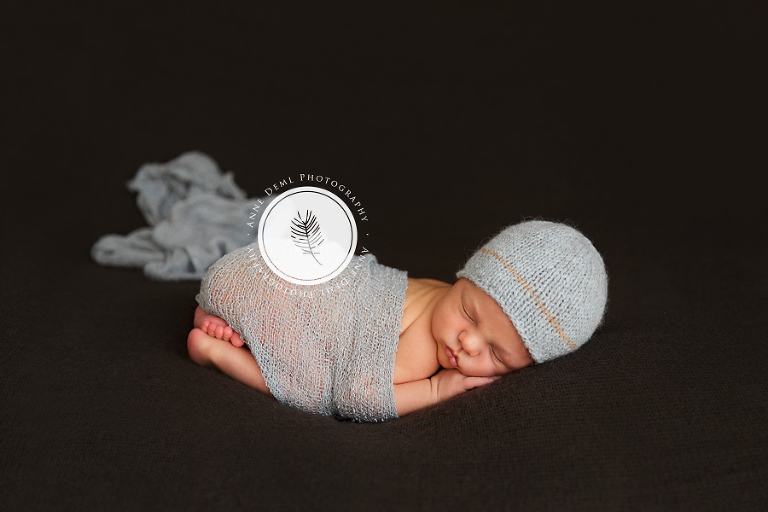 schlafende_baby_professionelle_babybilder_augsburg_neugeborenenshooting_babyfotografie_niedlich_jonathan_7