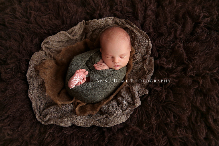 suesse_babybilder_neugeborene_muenchen_anne_deml_babyfotograf_hebamme_geburt_jonathan_1