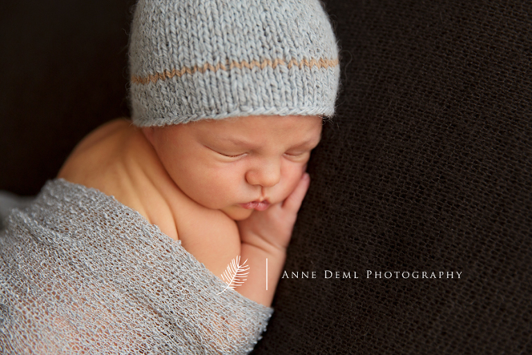 suesse_babybilder_neugeborene_muenchen_anne_deml_babyfotograf_hebamme_geburt_jonathan_2