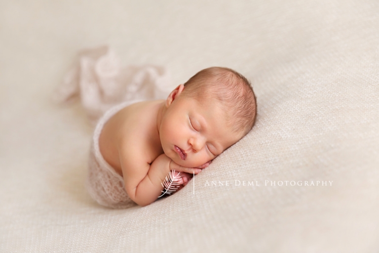 suesse_babyfotos_neugeborene_anne_deml_babyfotograf_muenchen_leonie_1