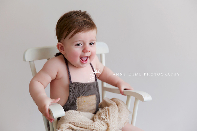 ungezwungene_babyfotos_fotostudio_muenchen_babyfotograf_anne_deml_niedliche_babybilder_julie_13