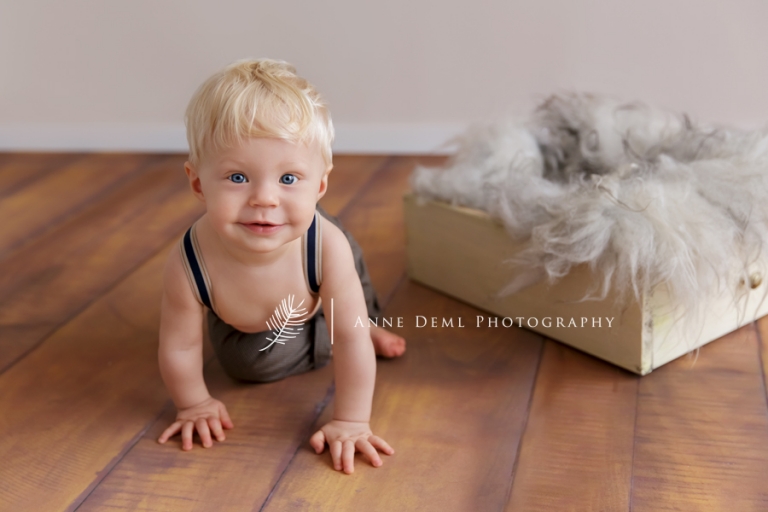 drollige_babybilder_babyfotograf_muenchen_anne_deml_fotostudio_augsburg_babyfotograf_babyshooting_baby_vincent_3