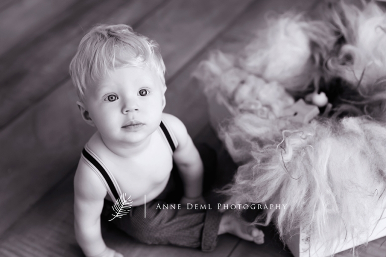 drollige_babybilder_babyfotograf_muenchen_anne_deml_fotostudio_augsburg_babyfotograf_babyshooting_baby_vincent_04