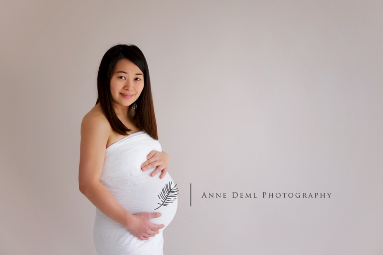 natuerliche_babybauchfotos_fotostudio_babyfotograf_anne_deml_muenchen_schwanger_shu_1