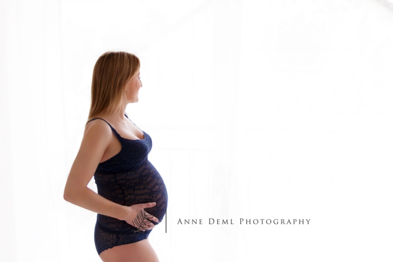 natureliche_babybauchfotos_schwangerschaftsbilder_muenchen_babyfotograf_anne_deml_geburt_hebamme_krankenhaus_nadine_6