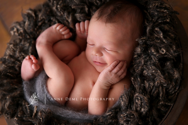 neugeborenenbilder_babyfotografin_anne_deml_augsburg_fotostudio_babyfotografie_muenchen_einzigartige_erinnerungen_raphael_15