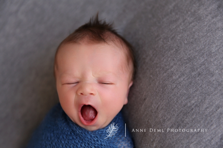 professionelle_babyfotografie_babyfotograf_augsburg_babshooting_anne_deml_babyfotograf_freising_niedliche_neugeborenenfotos_raphael_4