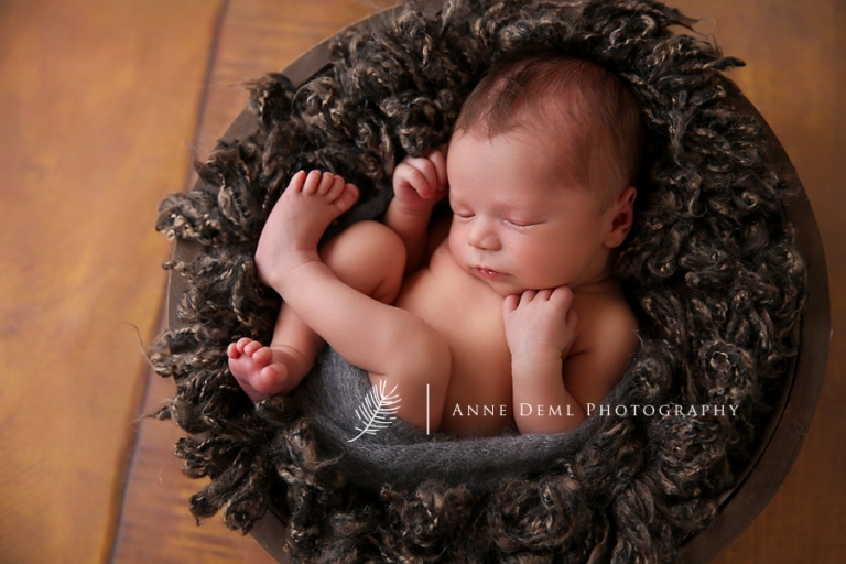professionelle_babyfotografie_babyfotograf_augsburg_babshooting_anne_deml_babyfotograf_freising_niedliche_neugeborenenfotos_raphael_5