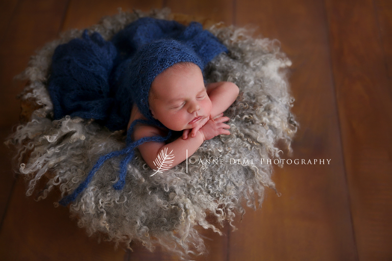neugeborenenfotos_mit_mama_elternfotos_baby_anne_deml_babystudio_muenchen_professioneller_babyfotograf_babyshooting_geburt_hebamme_felix_16