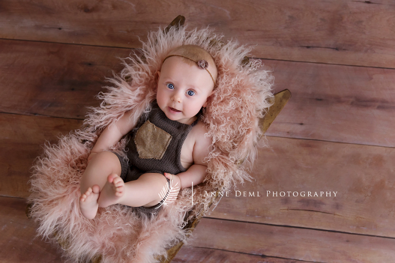 niedliche_Babyfotos_Augsburg_Babyshooting_freising_professionelle_Babyfotografie_muenchen_anne_deml_babyfotograf_fotostudio_zoe_01