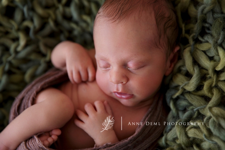 besondere_babyfotografie_muenchen_liebevolle_babybilder_neugeborene_neugeborenenfotografie_augsburg_geburt_freising_neugeborenenfotos_karl_14