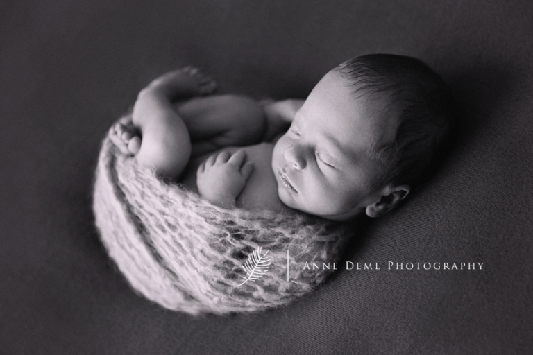 besondere_babyfotografie_muenchen_liebevolle_babybilder_neugeborene_neugeborenenfotografie_augsburg_geburt_freising_neugeborenenfotos_karl_16
