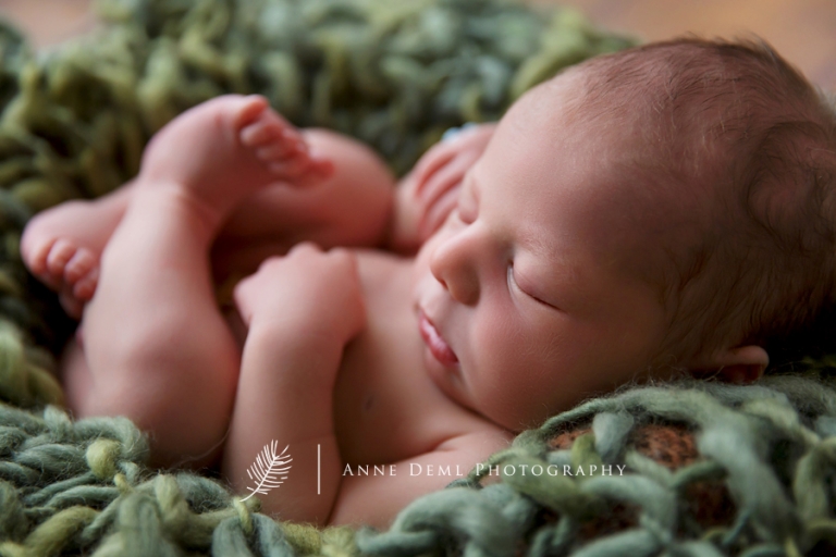 niedliche_babybilder_schlafende_neugeborene_hebamme_babyfotos_muenchen_babyfotograf_freising_anne_deml_anne_geddes_moritz_09
