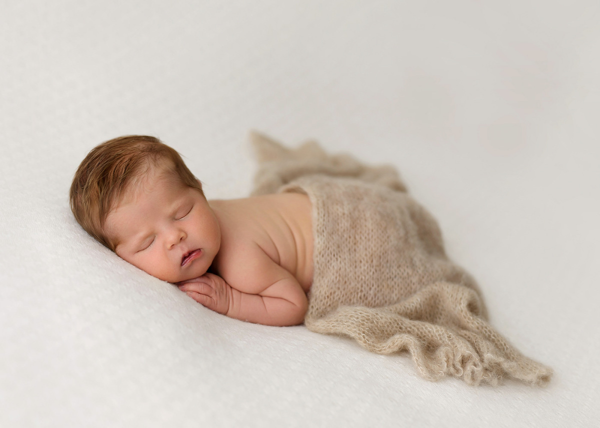 Newbornshooting Neugeborenen Shooting mit der Babyfotografin Anne Deml München